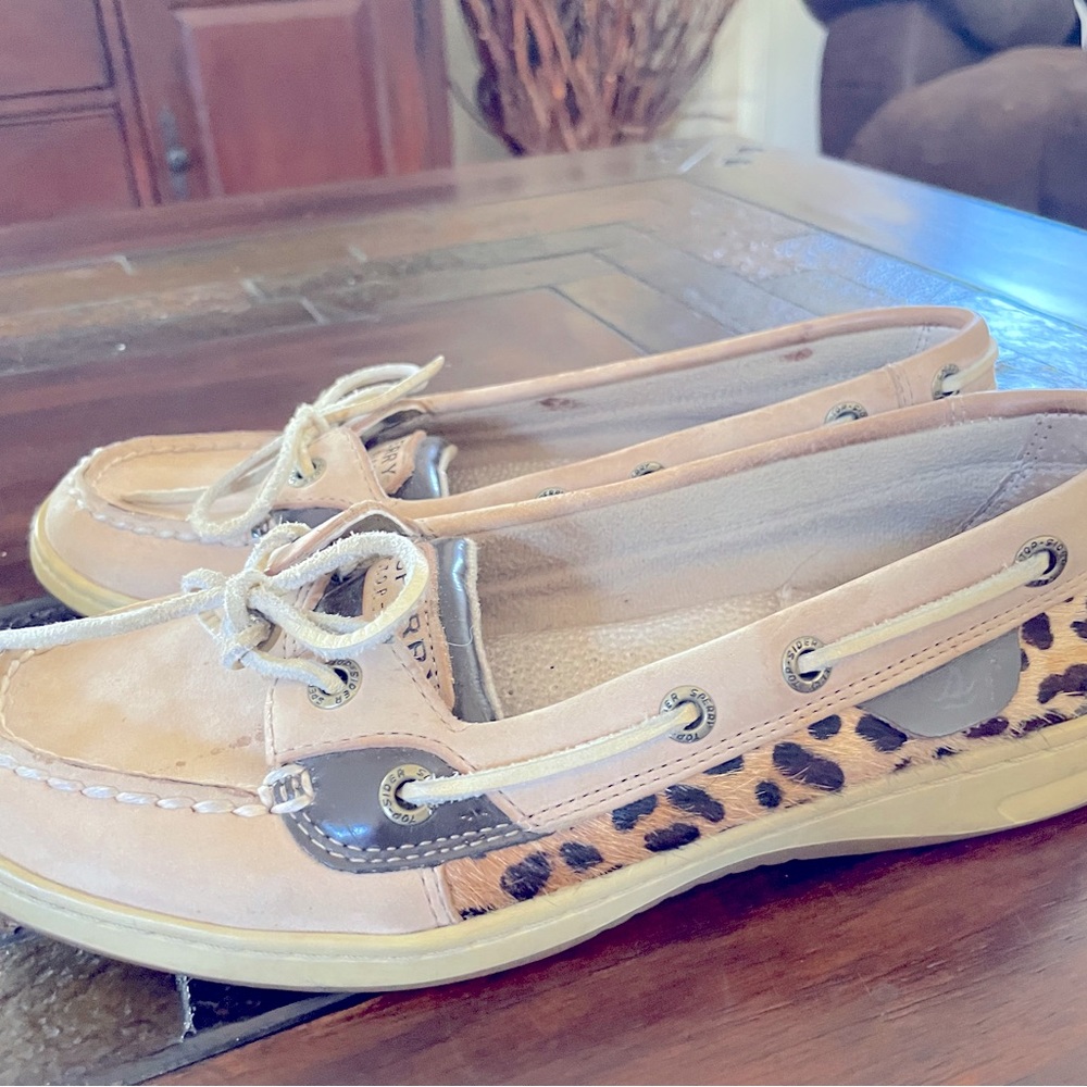 Sperry Topsiders Tan/ Leopard accent
